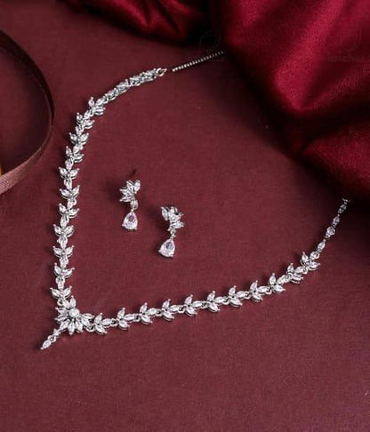 💎 Premium CZ Diamond Necklace & Earrings Set